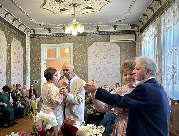 Сегодня в Базарном Карабулаке чествовали семьи Пугачёвых и Беспаловых