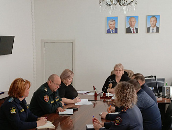 Глава района Н.В. Трошина провела рабочую встречу по вопросам подготовки и проведения призывной кампании