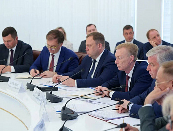 Губернатор Роман Бусаргин провел постоянно действующее совещание с участием зампредов и министров Правительства области, а также глав районов