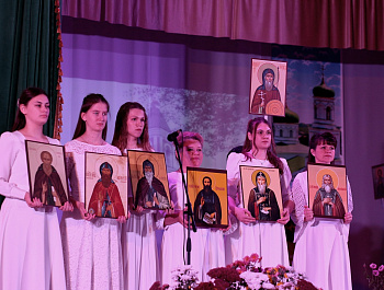 ДЕНЬ РОЖДЕНИЯ СВЯТО-СЕРГИЕВСКОГО МОНАСТЫРЯ НА СЦЕНЕ АЛЕКСЕЕВСКОГО ДОМА КУЛЬТУРЫ