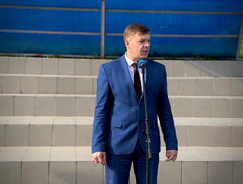Глава района Андрей Кушнарёв поприветствовал участников акции «10 тысяч шагов к жизни»