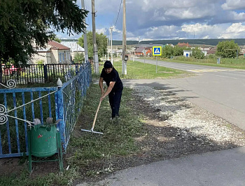 Глава администрации Яковлевского муниципального образования Ринат Тугушев продолжает держать на контроле благоустройство территории муниципалитета
