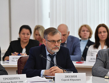 Губернатор отправил саратовского министра развивать Александрово-Гайский район