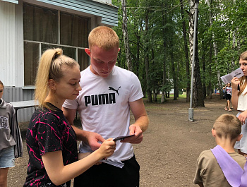 Культорганизатор РДК Карина Березина провела акцию «Мы за ЗОЖ»