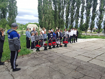 22 июня у мемориального комплекса "Скорбящая мать" в с. Старая Жуковка и памятника в с. Вязовка состоялись митинги, посвящённые Дню памяти и скорби