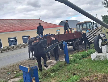 По поручению главы администрации Яковлевского муниципального образования Рината Тугушева проведены работы по благоустройству