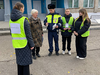 Сотрудники Госавтоинспекции МО МВД России «Базарно -Карабулакский» Саратовской области провели профилактическую акцию «Будь заметным!»