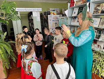«Из далёкой старины, эти вещи к нам пришли» Экскурсия  в музейный уголок