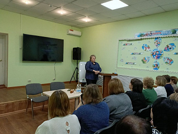 Сегодня глава района Н.В. Трошина побывала в комплексном центре социального обслуживания населения
