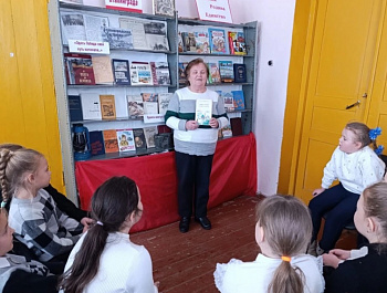 "Но выстоял великий наш солдат и выстоял великий Сталинград"                                       Урок мужества