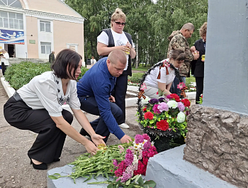 Глава администрации Алексеевского муниципального образования Андрей Демагин принял участие во Всероссийской акции «Свеча памяти» 