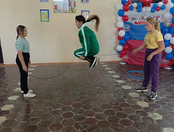 1 ноября  в СДК с. Тепляковка прошла спортивно - игровая программа "Золотая осень"