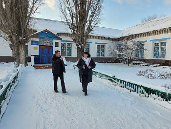 Во время посещения с. Березовка первый заместитель главы администрации района Ю.В. Евдокимова посетила школу
