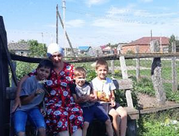 08,07,2023 отмечается день Семьи Любви и Верности сотрудники СДК Репьёвка посетили и поздравили с РЕПЬЁВКА