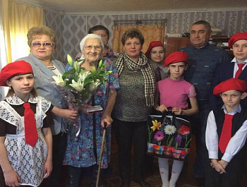 Продолжается акция вручения юбилейных медалей