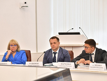 Губернатор Роман Бусаргин провёл постоянно действующее совещание. 
