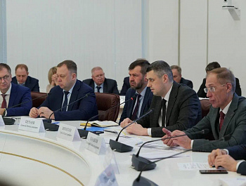 Губернатор Роман Бусаргин провел постоянно действующее совещание с участием зампредов и министров Правительства области, а также глав районов