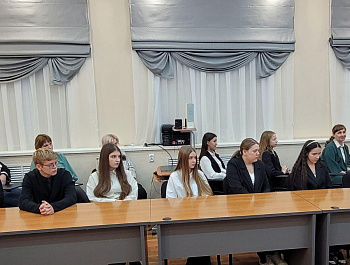 Сегодня состоялась встреча с учащимися медико-биологического класса школы №1 р.п. Базарный Карабулак и их родителями