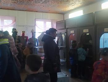"ПЕРВОЕ ЗНАКОМСТВО С ИСТОРИЕЙ".