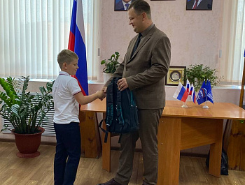  Глава района А. Д. Курочкин принял участие в акции «Собери ребенка в школу»