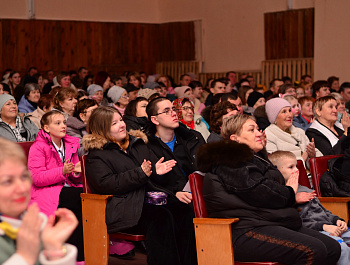 В ПРЕДДВЕРИИ МЕЖДУНАРОДНОГО ЖЕНСКОГО ДНЯ В ДОМЕ КУЛЬТУРЫ СЕЛА АЛЕКСЕЕВКА СОСТОЯЛСЯ ПРАЗДНИЧНЫЙ КОНЦЕРТ «ДЛЯ МИЛЫХ ДАМ»