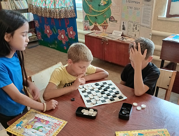 "С Мурзилкой интересно жить!"                                                                                                                    Час периодики
