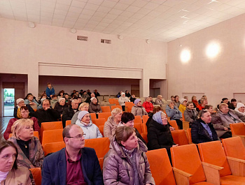 Глава района Н.В. Трошина приняла участие в сходе жителей села Липовка, который прошёл под председательством главы Липовского муниципального образования А.В.Дементьева