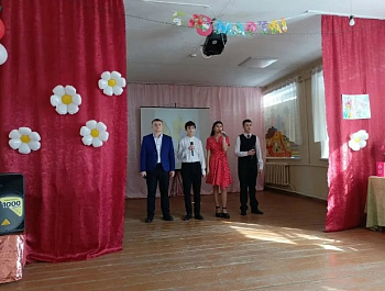 6 марта, в СДК с.Вязовка, в предверии 8 Марта, состоялся праздничный концерт "В этот день, весной согретый, все цветы и песни Вам!"