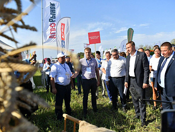 На Дне поля в Саратове представили беспилотные тракторы и дроны 