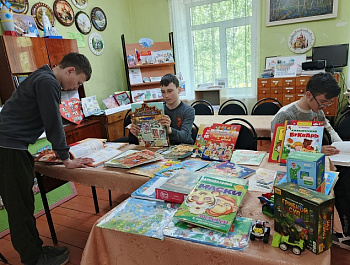 «Рады мы всегда,  друзья: книгам, играм, сувенирам!»                                Новинки от Благотворительного фонда «Созидание»