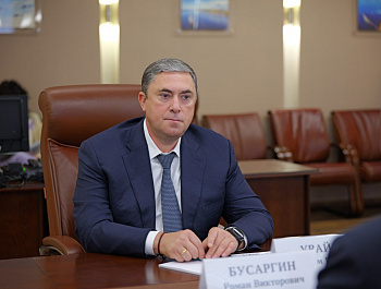 Сегодня, 19 сентября, в Правительстве Саратовской области состоялась рабочая встреча губернатора Романа Бусаргина с заместителем Министра сельского хозяйства Российской Федерации Максимом Увайдовым