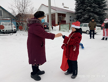 Ключевский СДК принял участиме в акциях "Шествие Деда Мороза и Снегурочки по улицам села