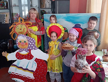 21.02.2026г., на базе СДК с.Вязовка руководитель кружков  провела детскую игровую программу "Масленица пришла-отворяй ворота"
