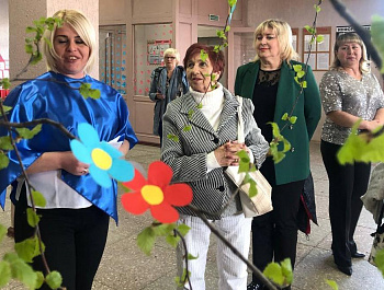 Поет село родное