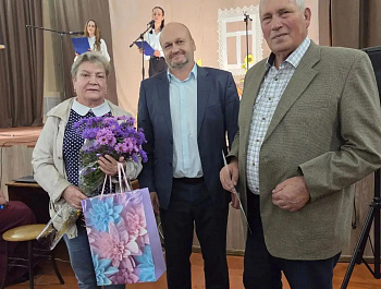 Глава администрации Свободинского муниципального образования Сергей Панкратов принял участие в благотворительном концерте в с. Хватовка 