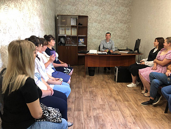 Глава администрации Яковлевского муниципального образования Р.Г. Тугушев провел заседание постоянно действующего совещания