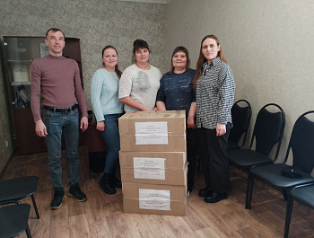 Под руководством главы администрации Яковлевского муниципального образования Тугушева Р.Г., совместно с работниками администрации ,школы, детского сада, ФАПа, отделения связи, работниками библиотеки,  культуры, депутатами, а также работниками ГАУ СО КЦСОН