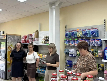 Под руководством заместителя главы администрации района по экономике Валентины Романовой прошёл очередной рейд по выявлению случаев неформальной занятости 