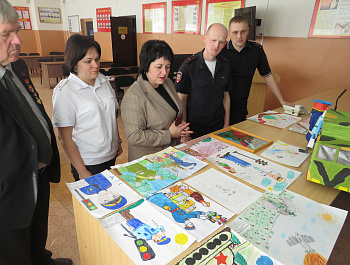 В Базарно-Карабулакском районе подвели итоги конкурса «Полицейский Дядя Степа – 2025»