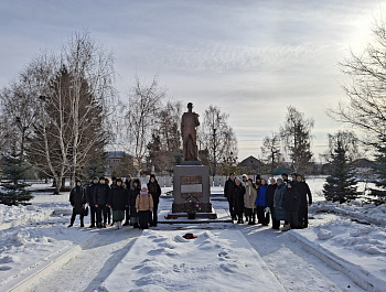 В рамках празднования 80- летия Победы, в преддверии Дня воинской славы России – Дня полного освобождения Ленинграда от фашистской блокады, в Алексеевском СДК прошел исторический час памяти «Непокоренный Ленинград»