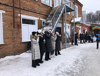 4 февраля для всех собравшихся на стадионе «Колос» выступали участники студии «Новые голоса» 