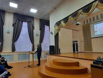 Сотрудники полиции и общественник провели профилактическую беседу с родителями школьников