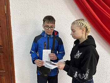 Культорганизатор РДК Карина Березина провела акцию «Мы против терроризма!»