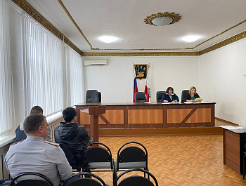 В администрации района прошло заседание комиссии по делам несовершеннолетних и защите их прав Базарно-Карабулакского муниципального района