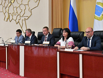 Роман Бусаргин поздравил саратовских строителей с профессиональным праздником