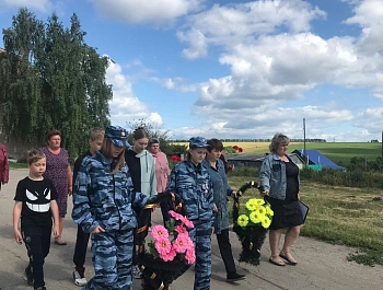 Церемония возложения венков к памятнику павшим  в годы ВОВ