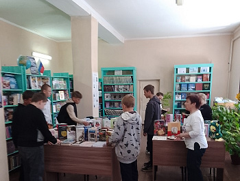 «С книгой по жизни» Информационно-библиотечный час