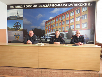 Базарно-Карабулакские полицейские провели мероприятия ежегодной акции «Студенческий десант – 2024»