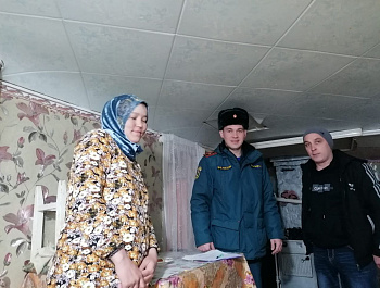 На территории Яковлевского МО заместитель главы администрации  и  заместитель начальника ОНД по Базарно Карабулакскому,Балтайскому и Новобурасскому районам посетили многодетные семьи и провели инструктажи по пожарной безопасности