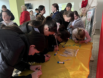 Культорганизатор РДК Карина Березина провела акцию «Жизнь без наркотиков»